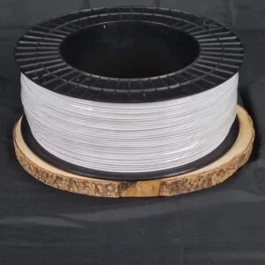 Du fil deltane pour tendre la bâche de serre